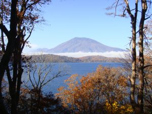 野尻湖と黒姫山